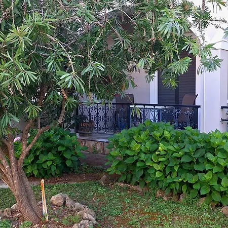 Apartament Antzela *